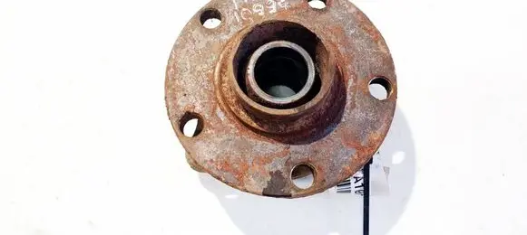 Audi A8 S8 D3 4E Front wheel hub 