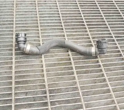 BMW i8 Engine coolant pipe/hose 7640854