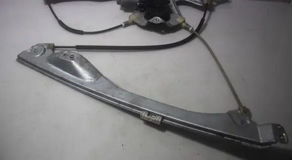 Front window lifting mechanism without motor