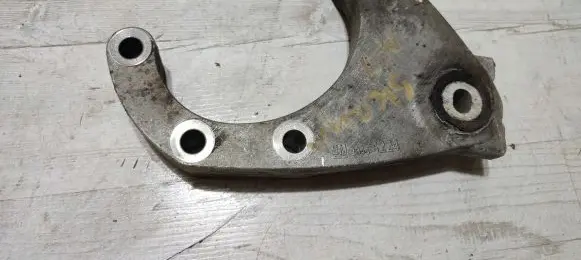 Opel Astra K Gearbox mounting bracket 13444224