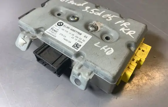BMW 5 E60 E61 Door control unit/module 6957759 75789012 AAR4M23K03