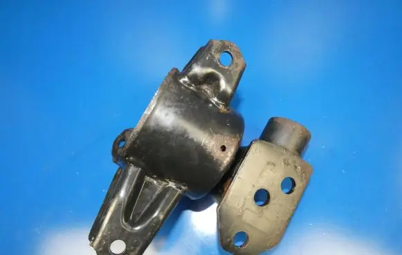 KIA Sportage Engine mount bracket