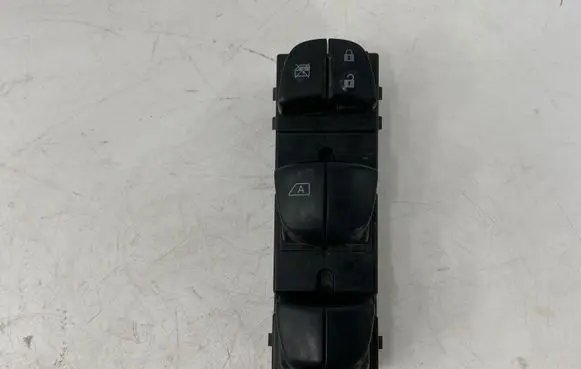 Nissan Juke I F15 Electric window control switch 254011KA0B