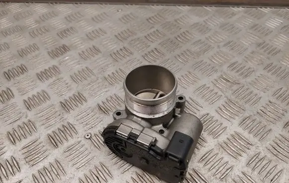 Audi Q3 F3 Throttle valve 06K133062AS