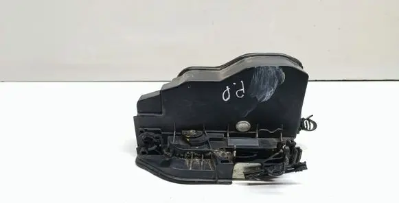 BMW X5 E70 Front door lock 7167072