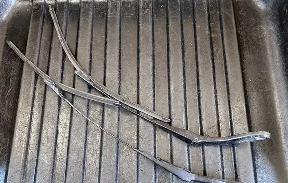 Headlight wiper blade set