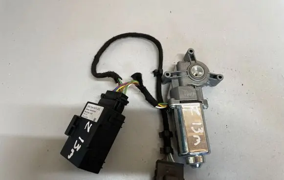Opel Zafira C Sunroof motor/actuator 9935000463 9929003836