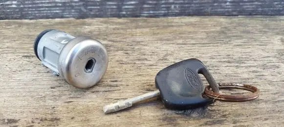 Ford Focus Ignition lock 3M513F880AD