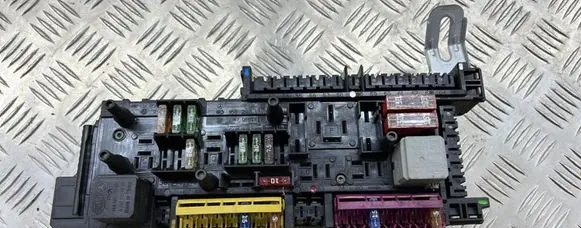 Mercedes-Benz E W212 Fuse box set 1670658