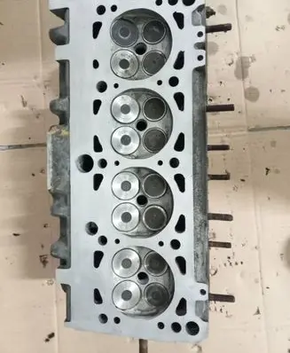 Volkswagen Golf II Engine head 051103373