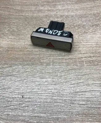 Ford Mondeo MK IV Hazard light switch 13A350AB