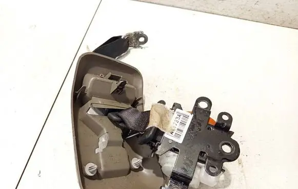 Nissan Murano Z50 Middle seatbelt (rear) 