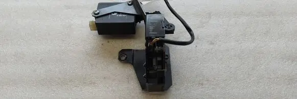 BMW 5 E39 Tailgate window lock/catch/latch 51248238469