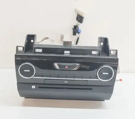Maserati Ghibli Radio/CD/DVD/GPS head unit 6700310590 68257004AA