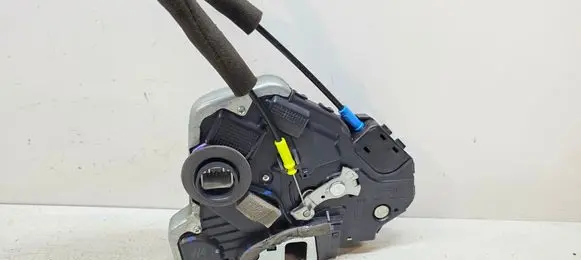 Toyota C-HR I Front door lock 6904005150