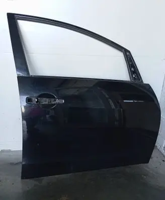 Mitsubishi Grandis Front door
