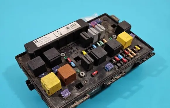 Opel Zafira B Fuse box set 13268306 IMPRK1365986