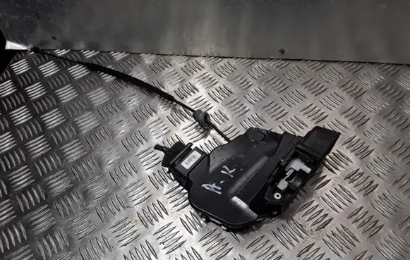 Volvo V50 Front door lock 30699784 2400150