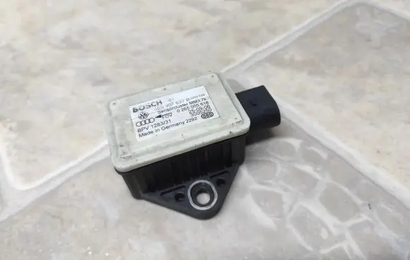 Audi A6 S6 C6 4F ESP acceleration yaw rate sensor 8E0907637B 0265005618
