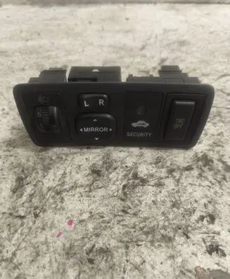 Toyota Corolla E120 E130 Wing mirror switch 777665 183574