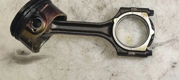 Opel Cascada Piston with connecting rod 8207279