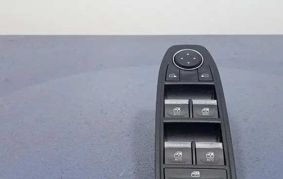 Renault Captur Electric window control switch 254107080R