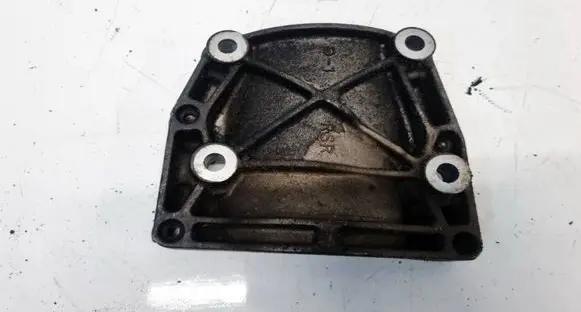 Honda Civic Engine mounting bracket 