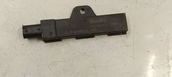 BMW 7 G11 G12 Keyless system antenna 6832066