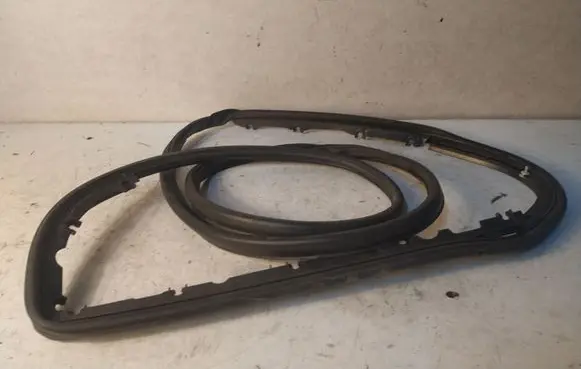 Audi A6 S6 C6 4F Rubber seal front door (on door) 4F0831346