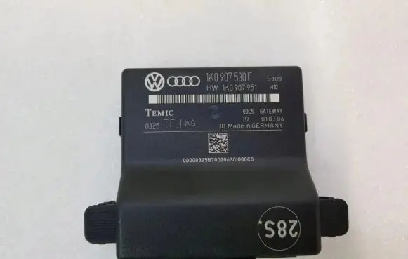 Volkswagen Polo IV 9N3 Trunk lid opening control unit 