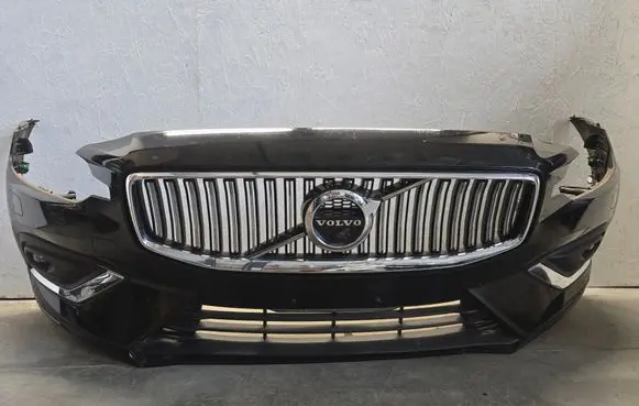 Volvo V60 Front bumper 31690589