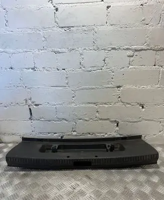 Trunk/boot sill cover protection