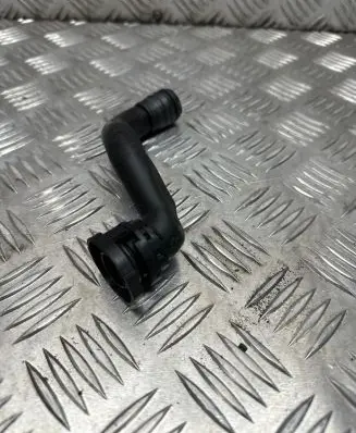 Volkswagen Tiguan Engine coolant pipe/hose 5q0129637c