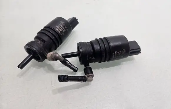 BMW X5 E70 Windscreen/windshield washer pump 6934160