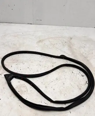 Opel Mokka X Rubber seal front door window/glass G1U07CB