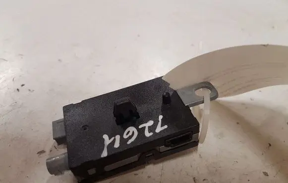 Volvo V40 Aerial antenna amplifier P30761696
