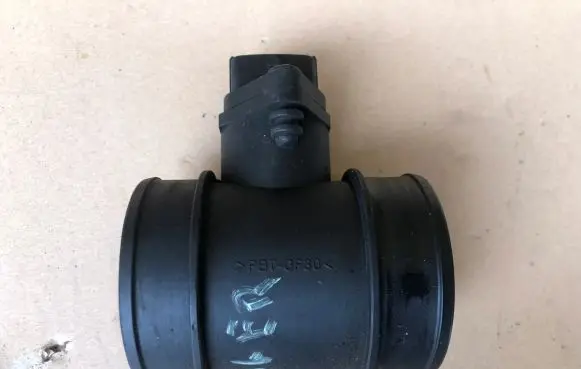 Chrysler Grand Voyager IV Mass air flow meter 0281002451