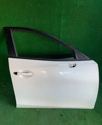 Mazda 3 III Front door 