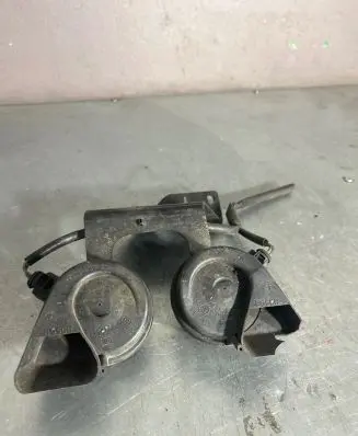 Audi A6 S6 C6 4F Horn signal 6033FB1528 4F0951228