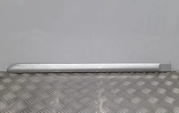 Opel Vectra B Rear door trim (molding) 90586909