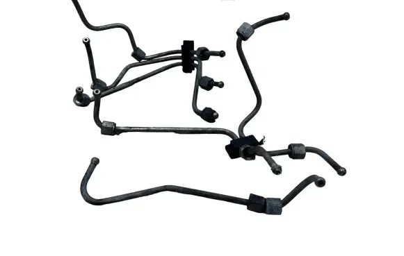 Fuel injector supply line/pipe