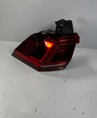 Volkswagen Tiguan Rear/tail lights 5NA945207F