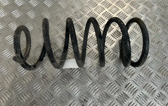 Toyota Land Cruiser (J150) Rear coil spring