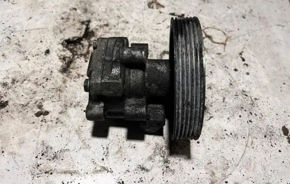 Ford Fiesta Power steering pump