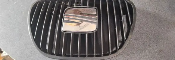 Seat Ibiza III (6L) Front grill 898019