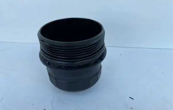 Volvo V40 Oil filter cover 31321084