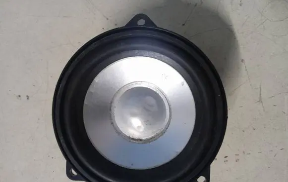 Land Rover Discovery 3 - LR3 Panel speaker XQM000400