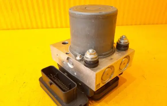 Mercedes-Benz Vito Viano W447 ABS Pump A4479006216