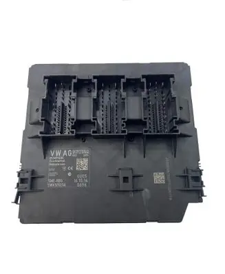 Volkswagen Touran I Central body control module 5K0937086Q