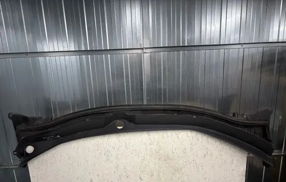 Mitsubishi Eclipse Cross Wiper trim